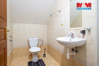 Nabízíme k prodeji jedinečný penzion v centru malebné obce P