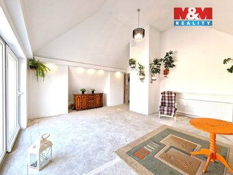 Prodáme rodinný dům o celkové velikosti 200 m2, který se nac