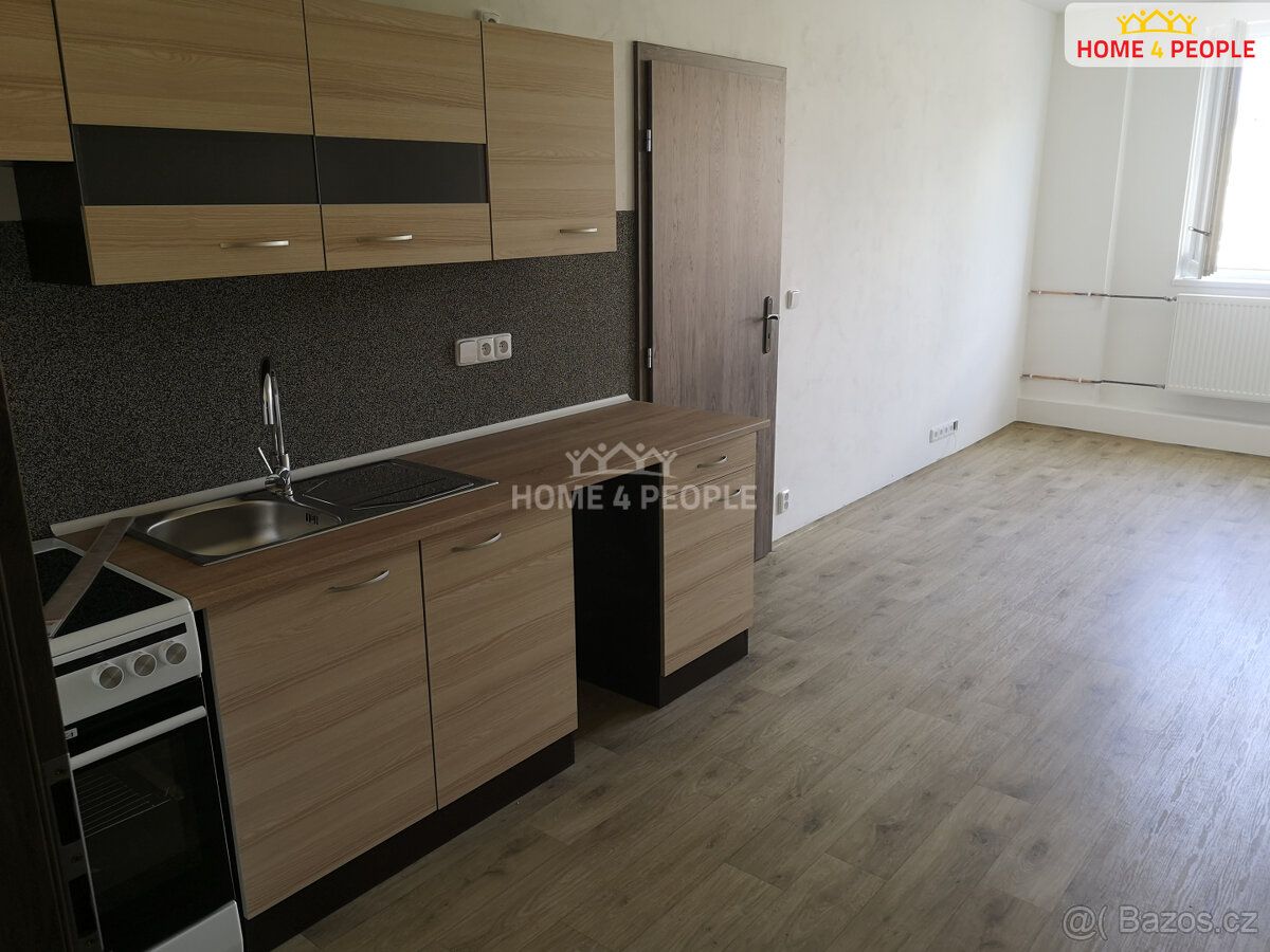 Při podpisu smlouvy 2 x 14.000,-+9500,- odměna pro RK + náje