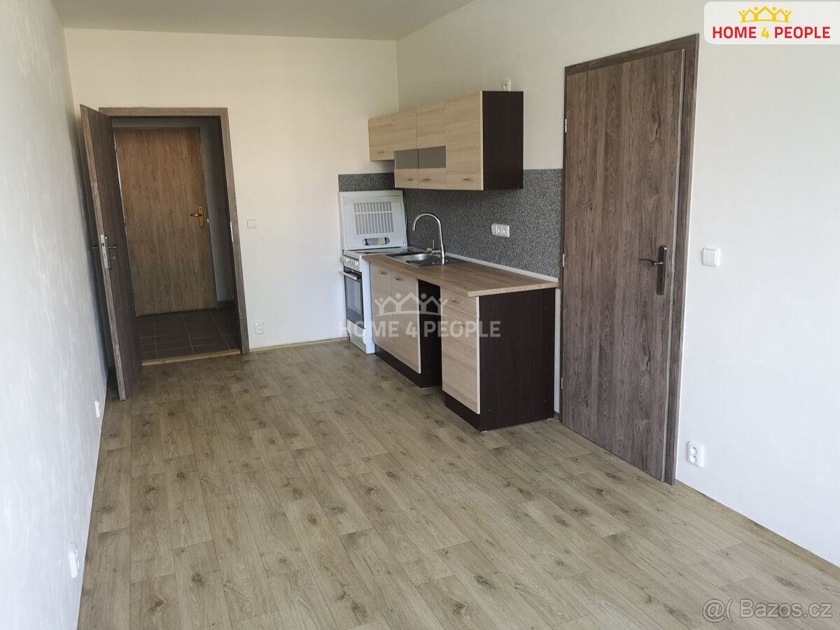Při podpisu smlouvy 2 x 14.000,-+9500,- odměna pro RK + náje