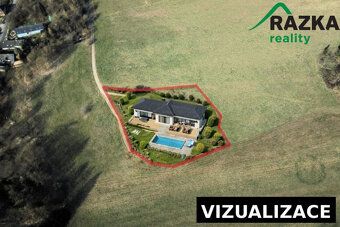 Výjimečný pozemek bez sousedů s výhledem na hrad Krasíkov – 