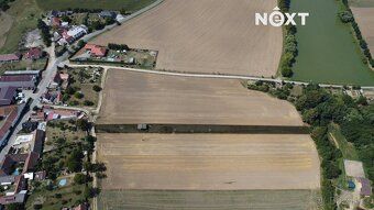 Nabízím k prodeji prostornou zahradu o rozloze 2203 m² v kli