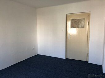Pronajmu castecne zrekonstruovany byt 3+1, 1.patro, 60 m2, H