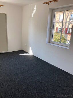 Pronajmu castecne zrekonstruovany byt 3+1, 1.patro, 60 m2, H