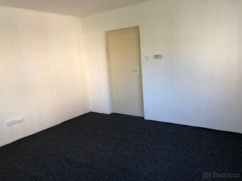 Pronajmu castecne zrekonstruovany byt 3+1, 1.patro, 60 m2, H