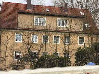Pronajmu castecne zrekonstruovany byt 3+1, 1.patro, 60 m2, H