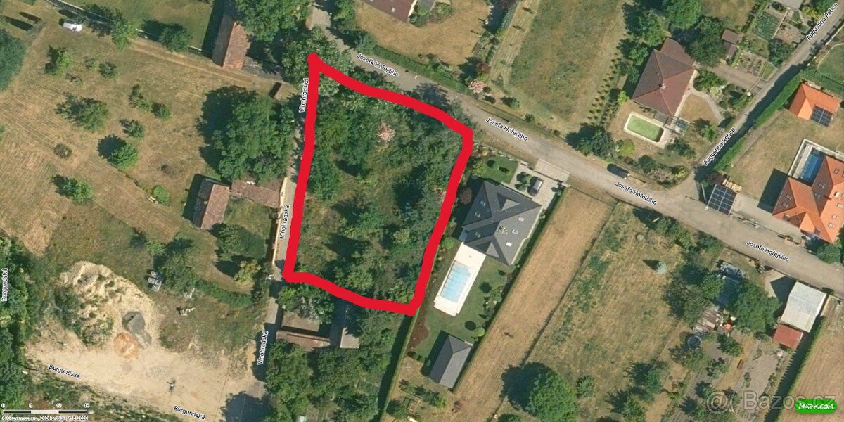 Dlouhodobě pronajmu stavební pozemek v ul. Vinohradská. Mobi