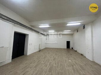 V zastoupení majitele Vám nabízím k pronájmu malý sklad o ce