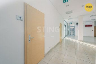 Nabízíme k pronájmu kancelářské prostory v komerční budově f