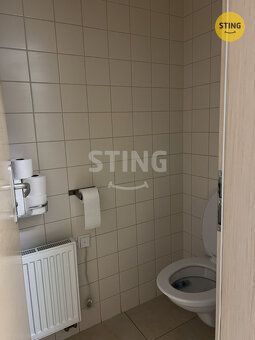 Nabízíme k pronájmu kancelářské prostory v komerční budově f