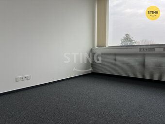 Nabízíme k pronájmu kancelářské prostory v komerční budově f