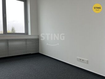 Nabízíme k pronájmu kancelářské prostory v komerční budově f