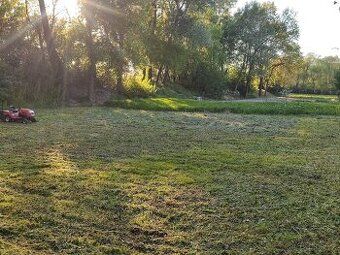 Dobrý den,
pronajmu k rekreaci zahrádku cca 700 m2. Se zahra