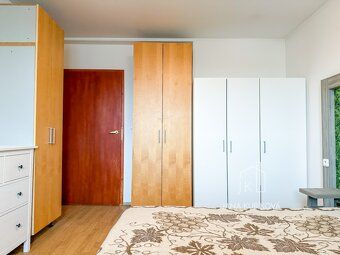Nabízím Vám ke koupi rozlehlý rodinný dům v Jiráskově ulici 