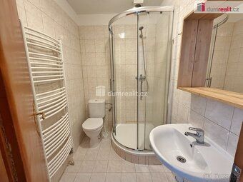 , prodej čtyř apartmánů, které se společnou chodbou a techni