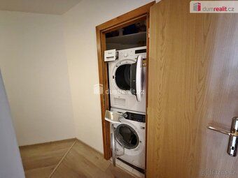 , prodej čtyř apartmánů, které se společnou chodbou a techni
