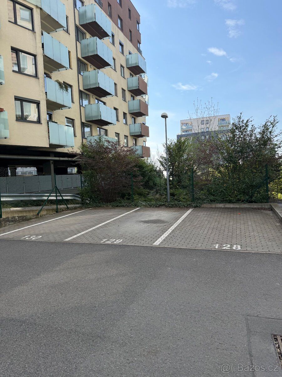 Lokalita: Britská čtvrť, ulice Svitákova 3, Stodůlky
Nabízím