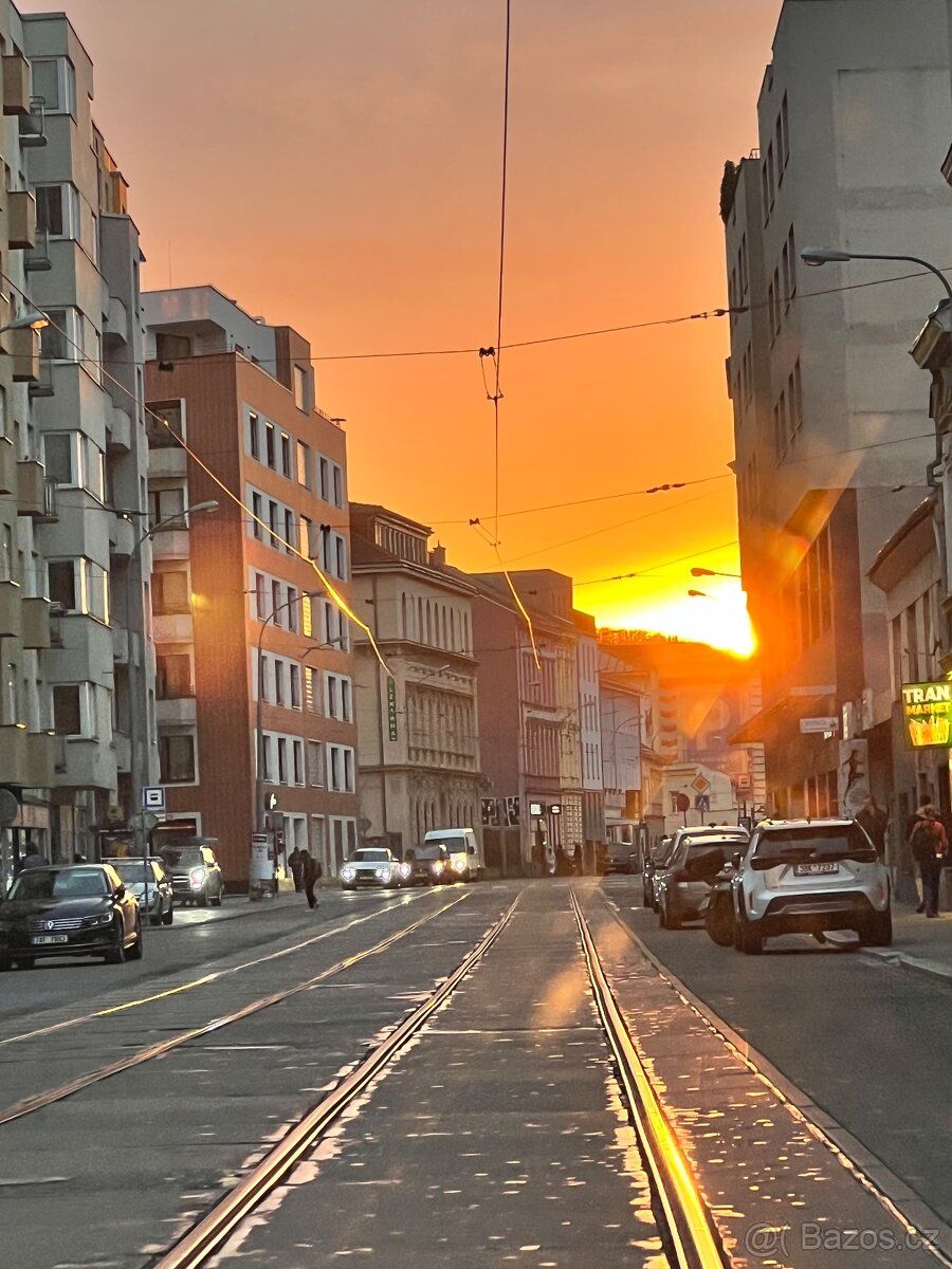 Hledám garážové stání v Brně pro malé auto. Mám zájem o ulic