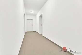 Moderní bydlení 2+KK v novostavbě s parkovacím místem | Rola