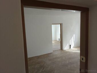 Nabízím k pronájmu byt 2+1 o výměře 56m2 v klidné lokalitě v