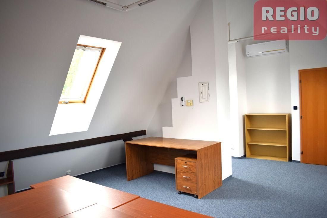 Nabízíme k pronajmu kancelář o velikosti 43,3m2 ve 4.nadzemn