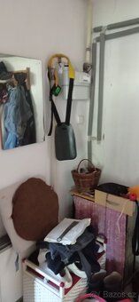 Uvažuji o prodeji menšího rod.domku(zást.plocha 65 m2) v atr