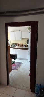 Uvažuji o prodeji menšího rod.domku(zást.plocha 65 m2) v atr