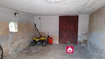 Výhradně nabízíme samostatně stojící rodinný dům 2+1 v Dolní
