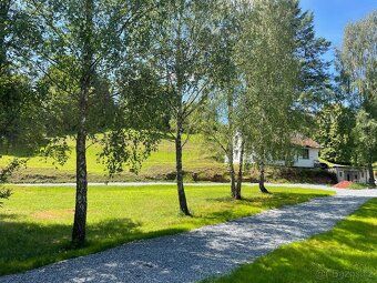 Prodám slunný stavební pozemek o rozloze 930 m2 v TRUTNOVĚ. 