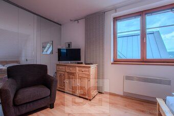Ev.č. N09409 Nabízíme k pronájmu stylový mezonetový apartmán