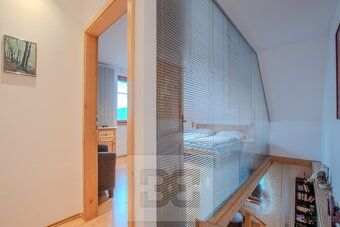 Ev.č. N09409 Nabízíme k pronájmu stylový mezonetový apartmán