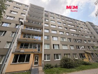 Nabízíme k dlouhodobému pronájmu zařízený 1+kk v 5.patře pan