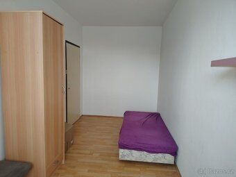 Nabízím k dlouhodobému podnájmu byt 2+1 ve 3. NP revitalizov