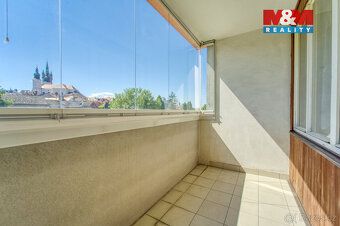 Nabízíme k prodeji prostorný byt 2+1 o celkové ploše 70,4 m²