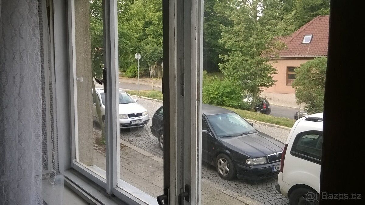 V rodinném domě na ul.Heliadova pronajmu NEBYTOVÝ prostor vh