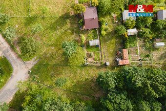 Nabízíme k prodeji krásnou zahradu o rozloze 493 m² v atrakt