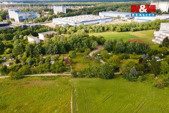 Nabízíme k prodeji krásnou zahradu o rozloze 493 m² v atrakt