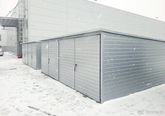 Parametry: Typ střechy-pultová střecha spád od vrat dozadu T