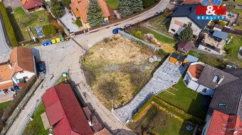 Nabízíme k prodeji stavební pozemek o rozloze 495 m² v atrak