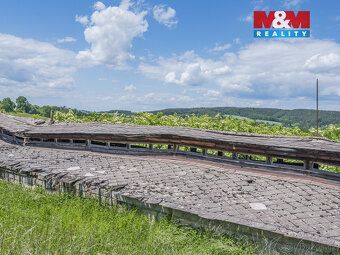 Nabízíme k prodeji soubor pozemků s celkovou výměrou 6131 m²