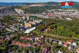 Nabízíme soubor pozemků o celkové výměře 2619 m2 v klidné čá