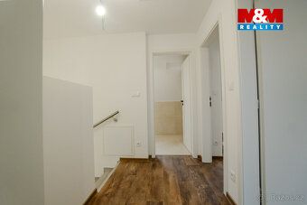 Nabízíme k prodeji novostavbu řadového rodinného domu v klid