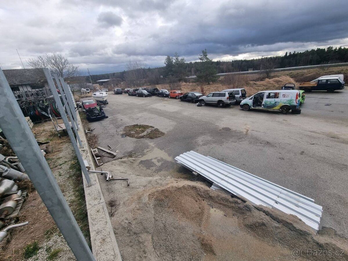 Nabízíme k pronájmu venkovní zpevněnou plochu o velikosti až