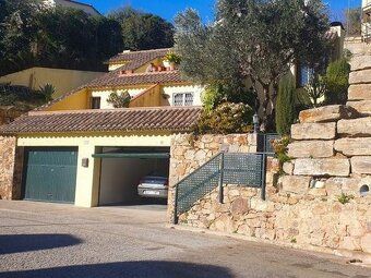 ..apatmány,domy na prodej na pobřeží Costa Brava,Tossa de ma