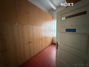 Nabízíme k pronájmu čistý a udržovaný obchodně-výrobní prost