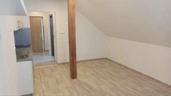 Nabízím k pronájmu byt v Kamenném Újezdě. Jedná se o moderní