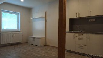 Nabízím k pronájmu byt v Kamenném Újezdě. Jedná se o moderní