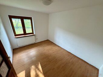 Prodej velkého rodinného domu 8+2 (2 bytové jednotky 4+1), u