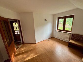 Prodej velkého rodinného domu 8+2 (2 bytové jednotky 4+1), u
