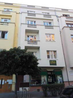 Pronájem bytu v 4 patře(bez výtahu). 1+1. Dispozice kuchyň, 